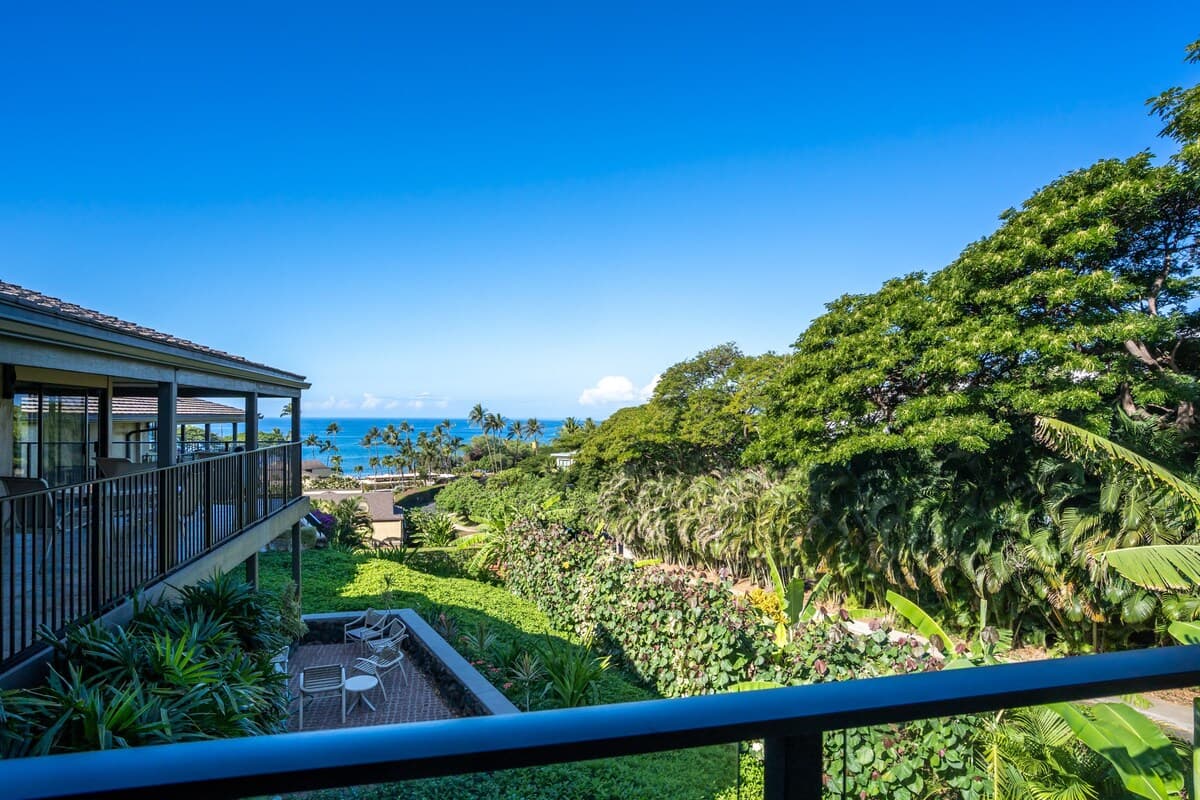 Condo in Wailea · ★5.0 · 2 bedrooms · 2 beds · 2 baths - Photo 2