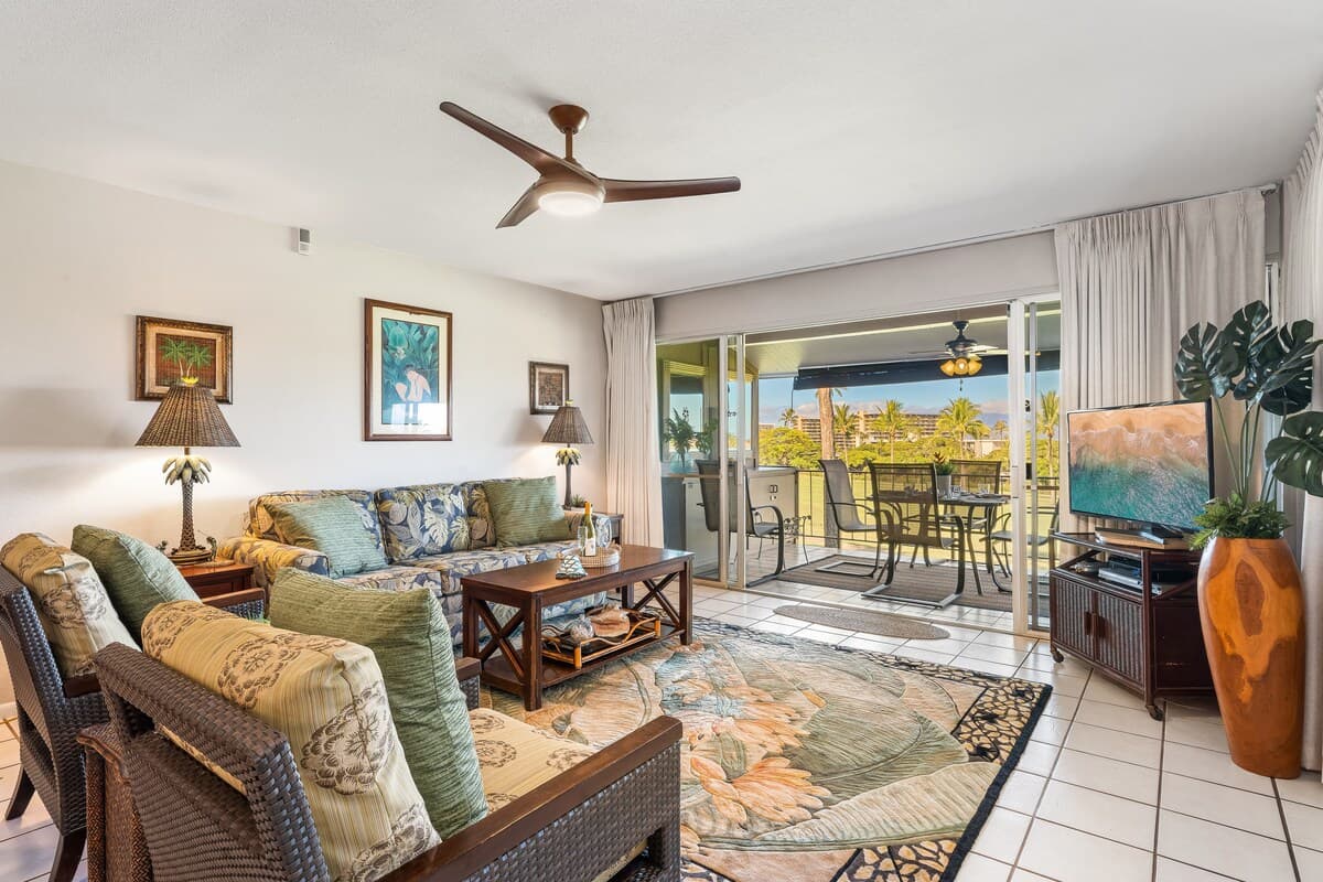 Condo in Lahaina · ★4.74 · 1 bedroom · 2 beds · 1 bath - Photo 2