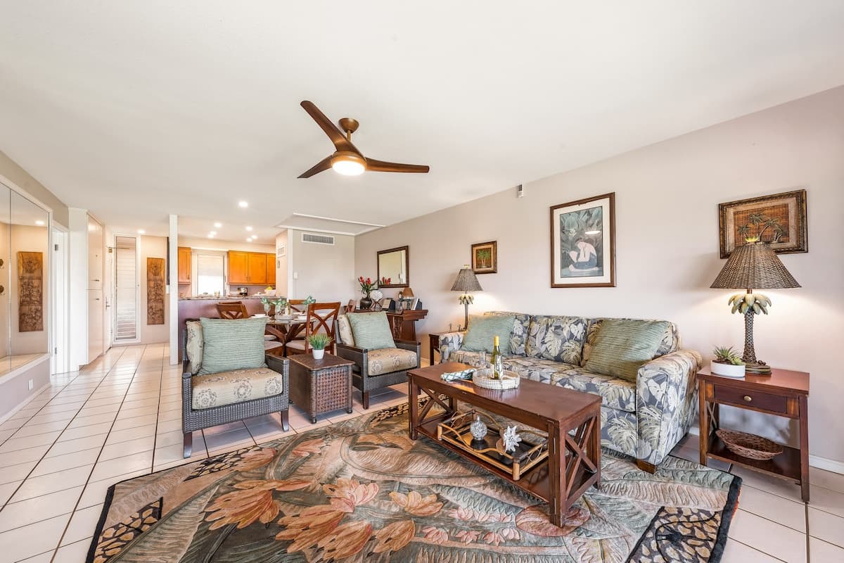 Condo in Lahaina · ★4.74 · 1 bedroom · 2 beds · 1 bath - Photo 1