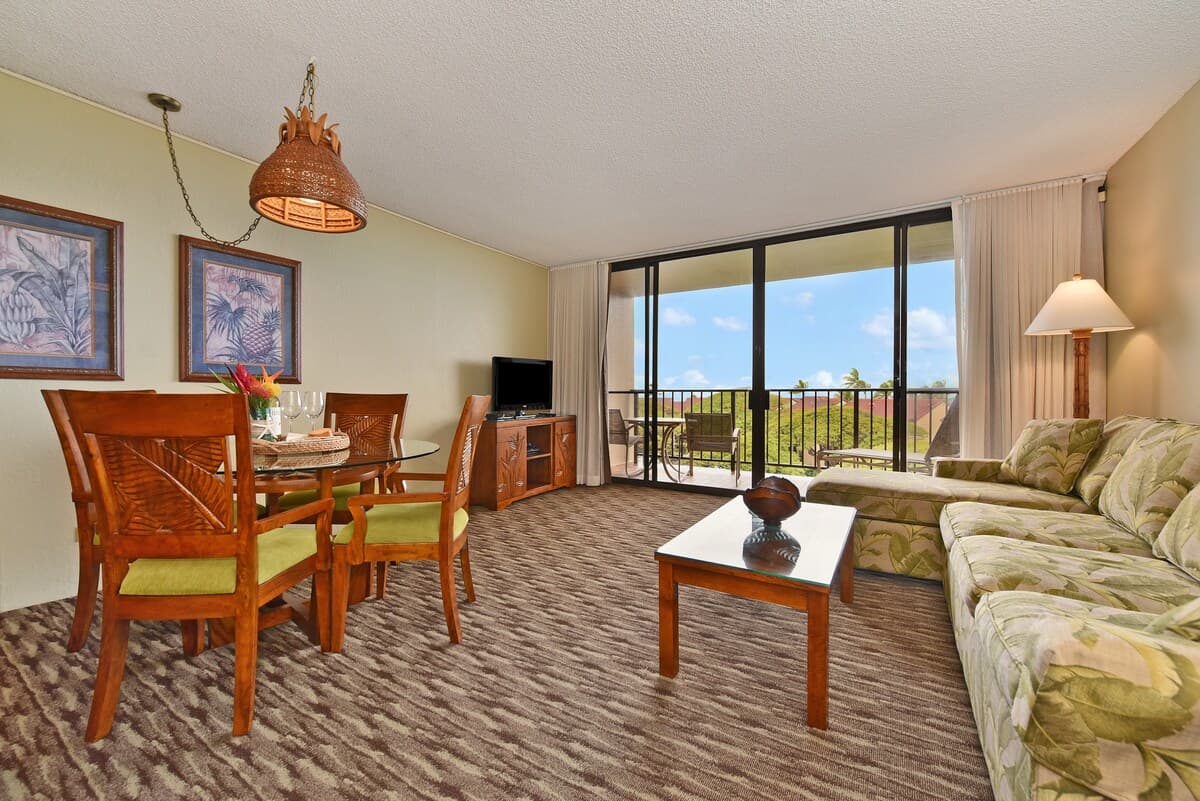 Condo in Lahaina · ★4.63 · 1 bedroom · 2 beds · 1 bath - Photo 3