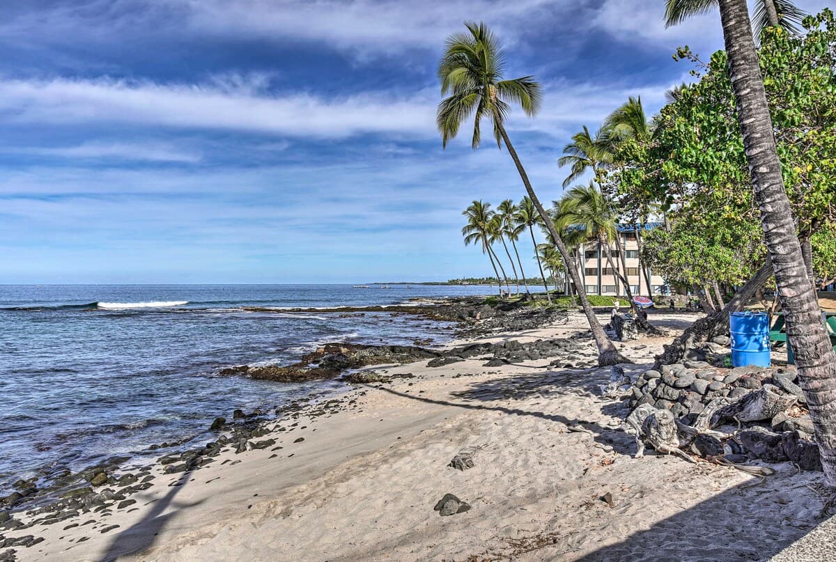 Home in Kailua-Kona · ★4.78 · 2 bedrooms · 4 beds · 2 baths - Photo 2