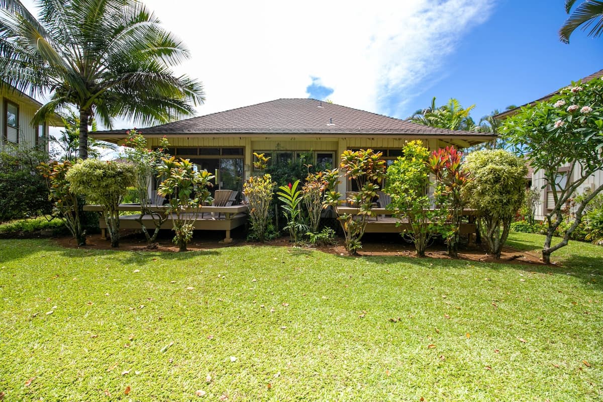 Chalet in Princeville · ★4.86 · 1 bedroom · 3 beds · 2 shared baths - Photo 3
