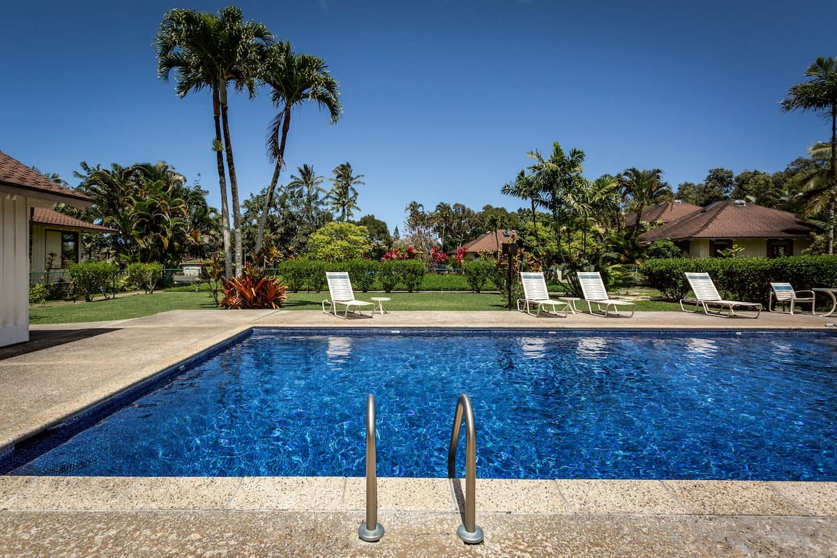 Chalet in Princeville · ★4.86 · 1 bedroom · 3 beds · 2 shared baths - Photo 2