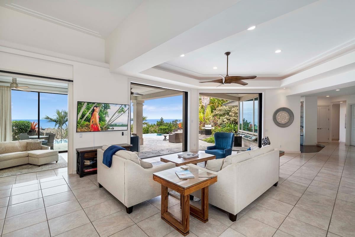 Home in Kailua-Kona · ★4.87 · 3 bedrooms · 8 beds · 3.5 baths - Photo 5