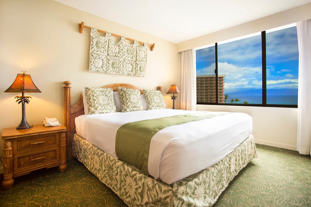 Condo in Lahaina · ★4.75 · 1 bedroom · 2 beds · 1 shared bath - Photo 5