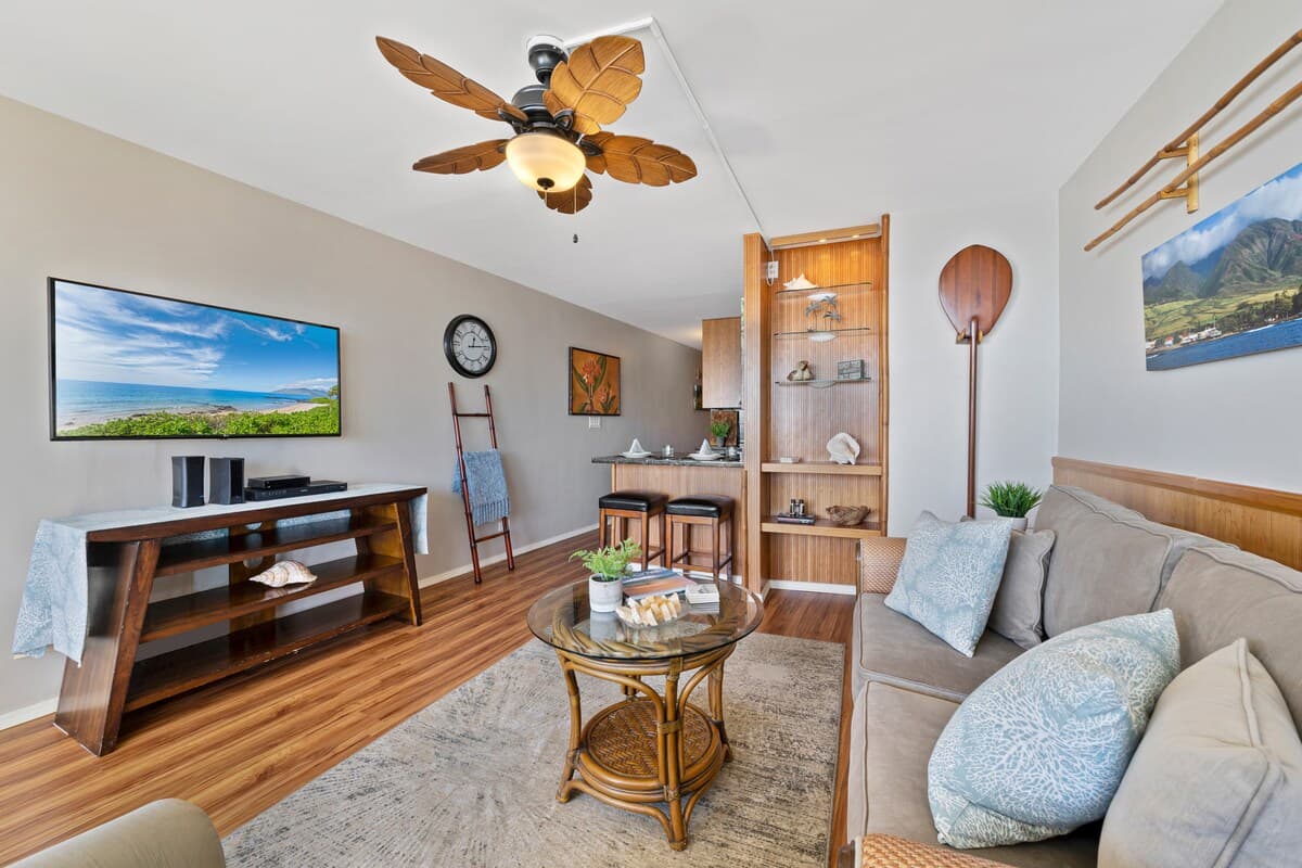 Condo in Wailuku · ★4.9 · 1 bedroom · 2 beds · 1 bath - Photo 2