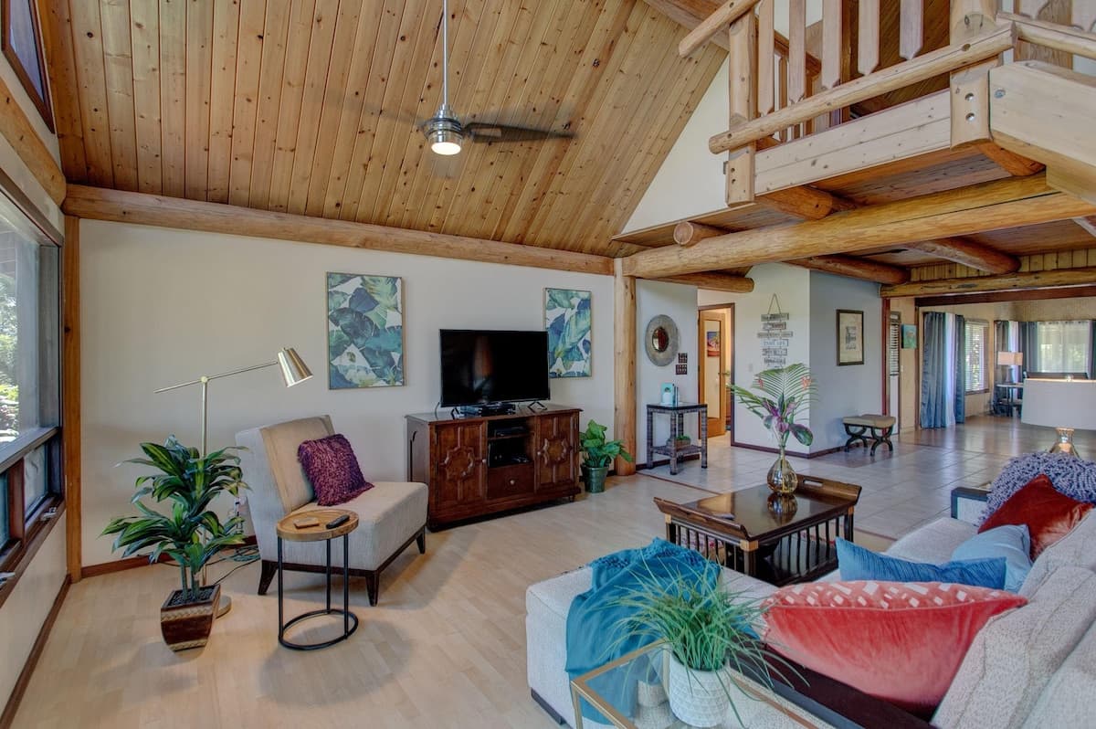 Home in Keaau · ★4.59 · 2 bedrooms · 4 beds · 2 shared baths - Photo 2