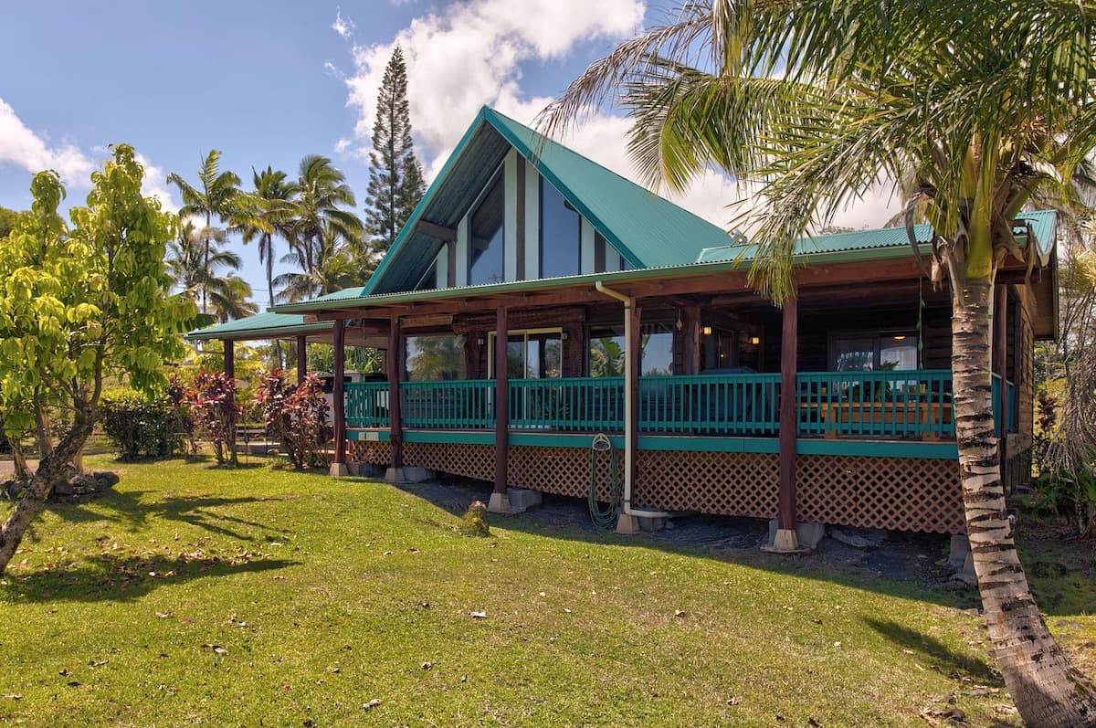 Home in Keaau · ★4.59 · 2 bedrooms · 4 beds · 2 shared baths - Photo 1