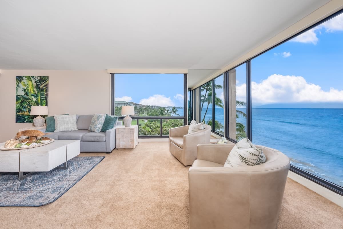 Condo in Lahaina · ★4.96 · 2 bedrooms · 4 beds · 2 baths - Photo 3