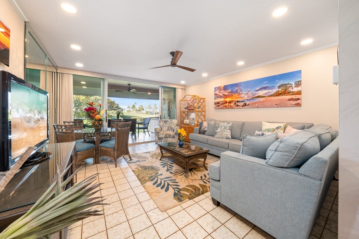 Condo in Lahaina · ★4.54 · 1 bedroom · 3 beds · 2 baths - Photo 2