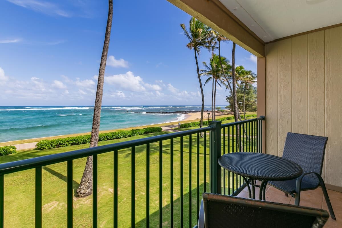 Condo in Kapaa · ★4.84 · 2 bedrooms · 4 beds · 2 private baths - Photo 3