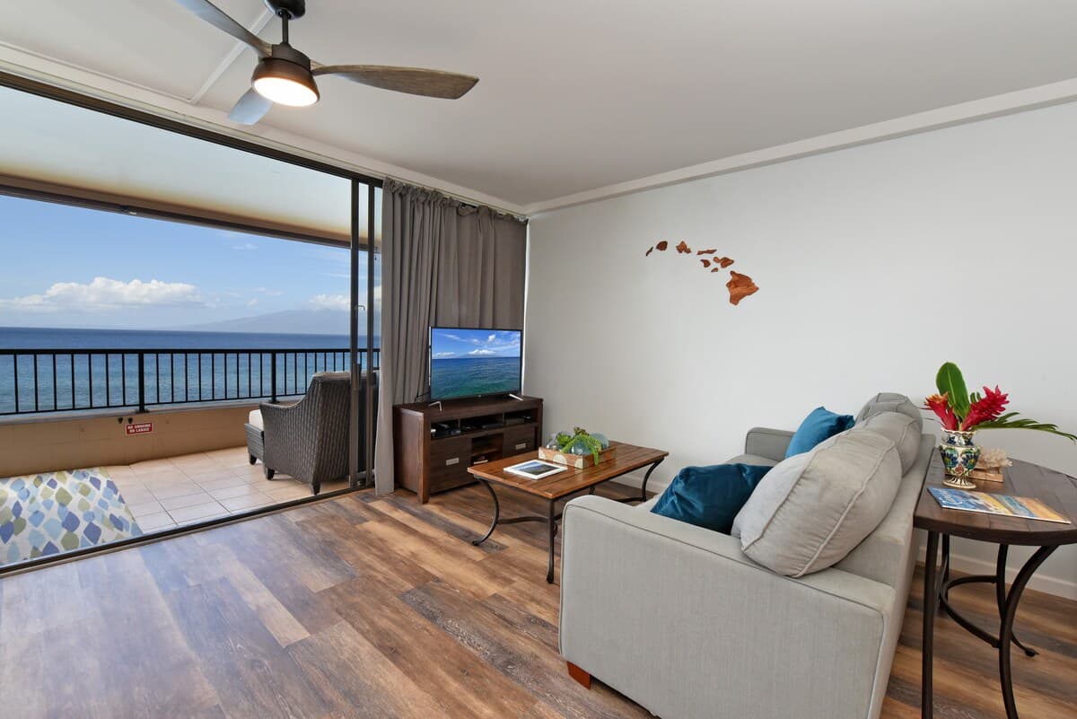 Condo in Lahaina · ★4.66 · 1 bedroom · 2 beds · 1 bath - Photo 3
