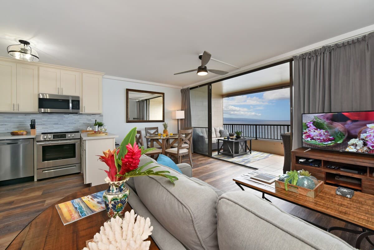 Condo in Lahaina · ★4.66 · 1 bedroom · 2 beds · 1 bath - Photo 5