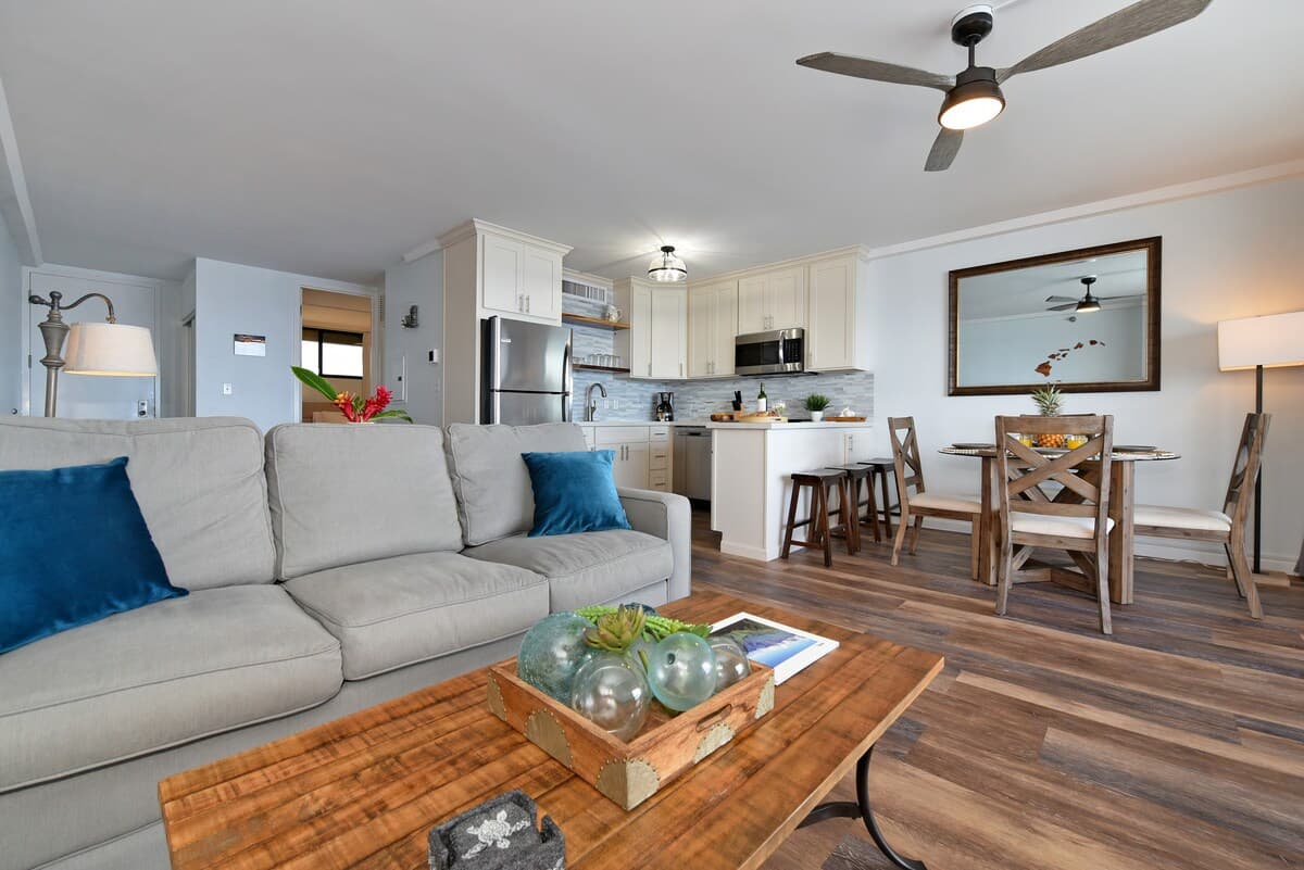 Condo in Lahaina · ★4.66 · 1 bedroom · 2 beds · 1 bath - Photo 2