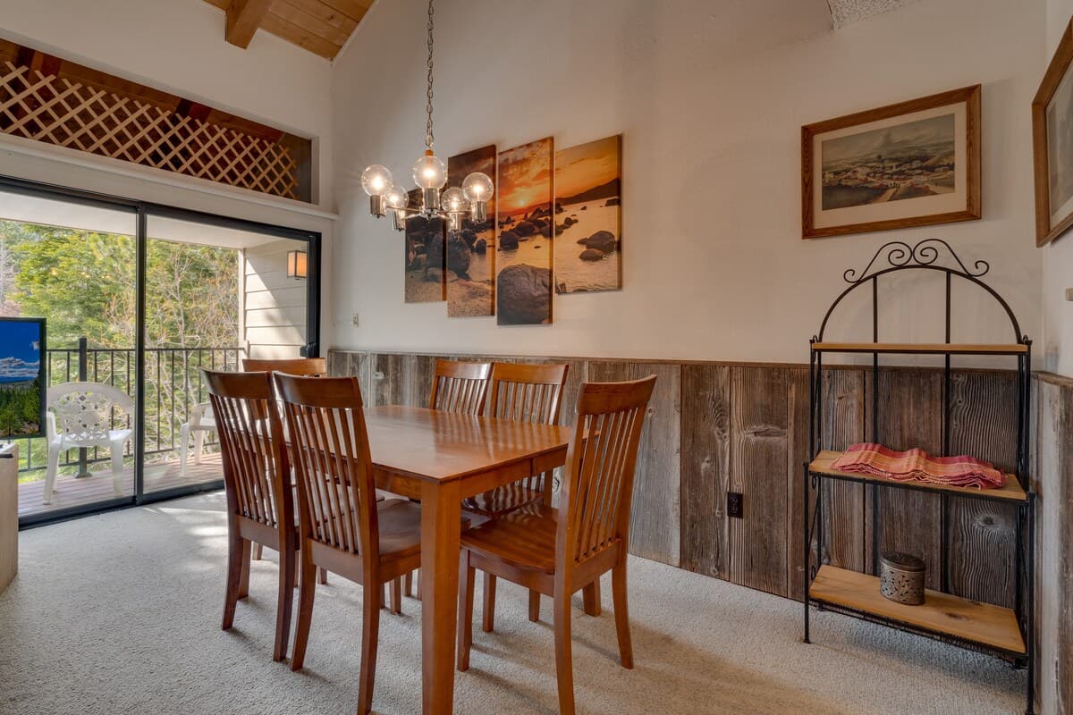Carnelian Woods Townhome with Stone Fireplace - Photo 3