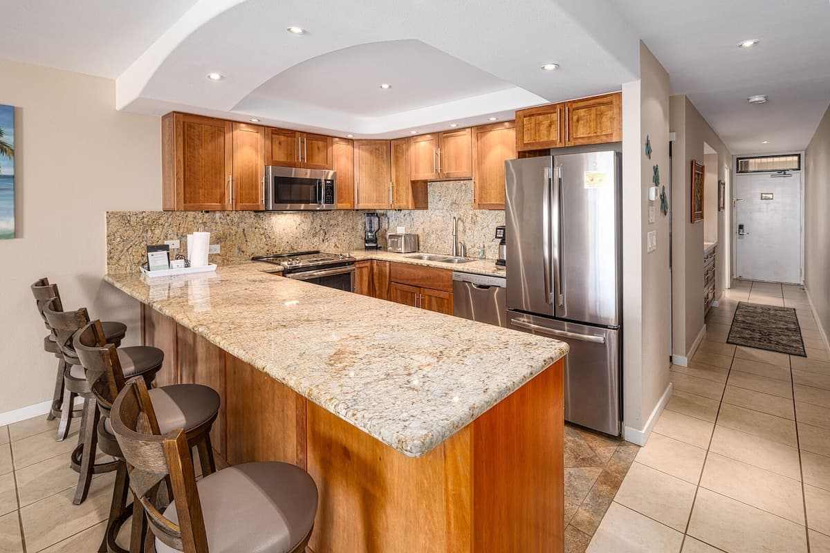Condo in Kihei · ★5.0 · 1 bedroom · 2 beds · 2 private baths - Photo 3