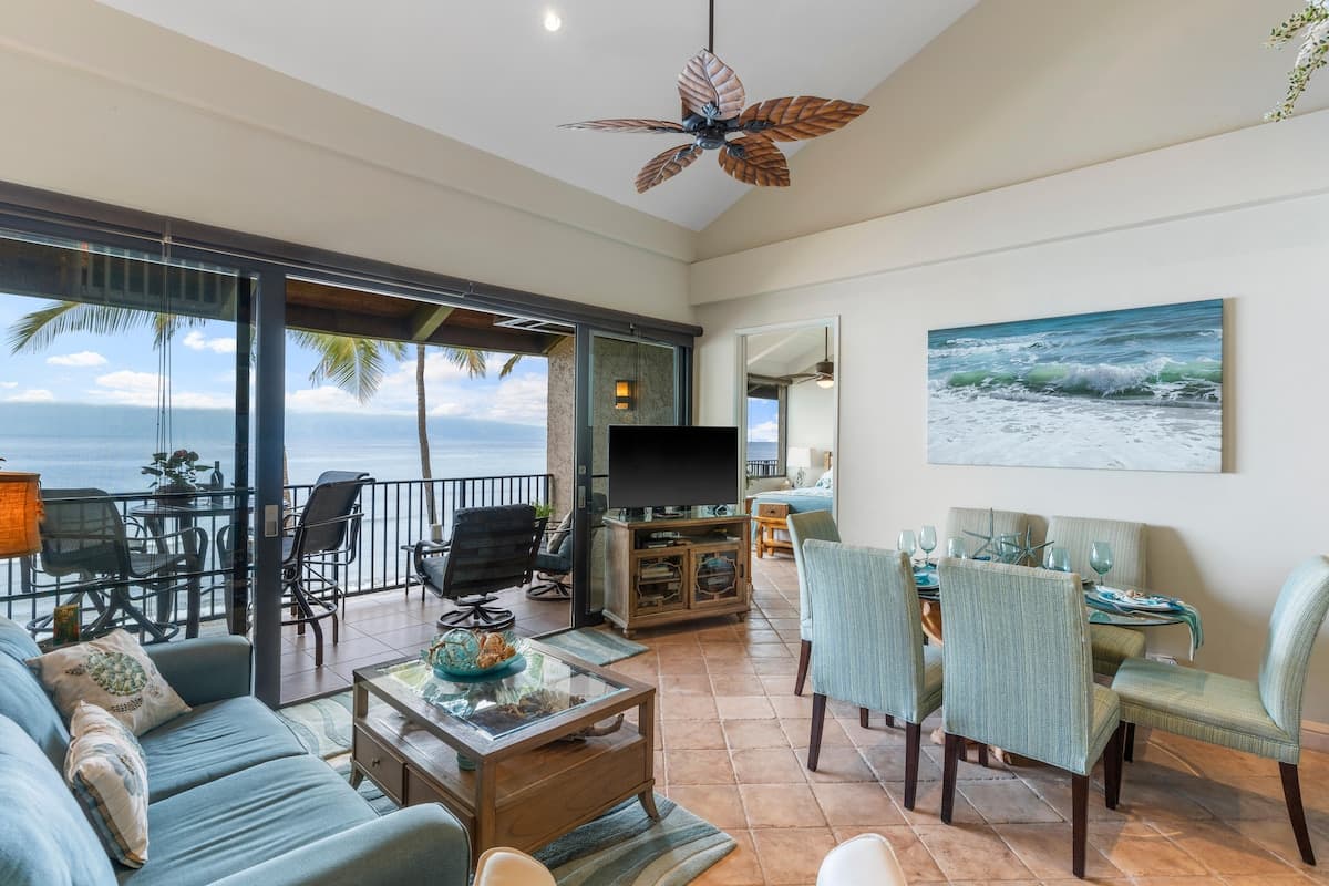 Condo in Lahaina · ★4.7 · 3 bedrooms · 4 beds · 2 baths - Photo 2
