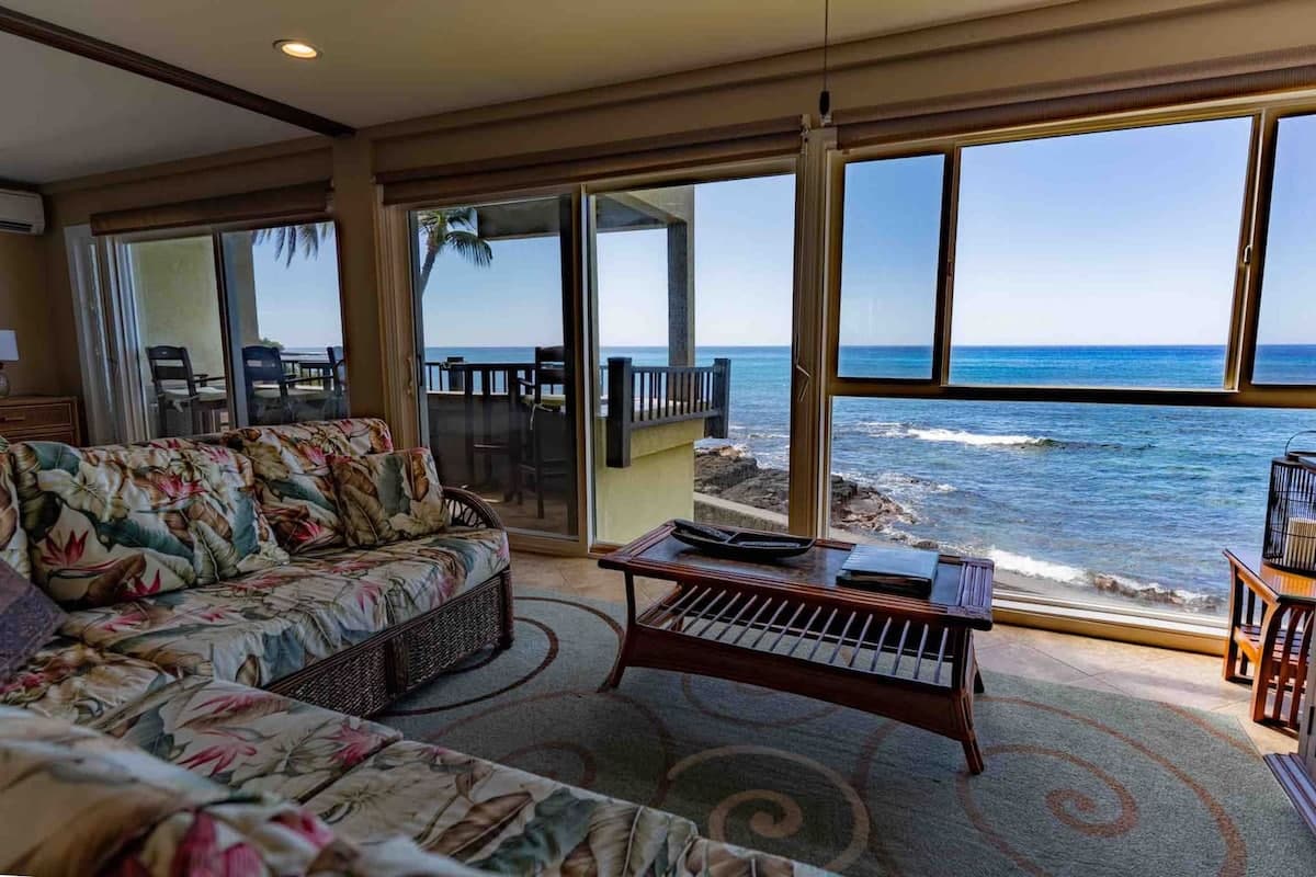 Condo in Kailua-Kona · ★4.89 · 2 bedrooms · 4 beds · 2 baths - Photo 1
