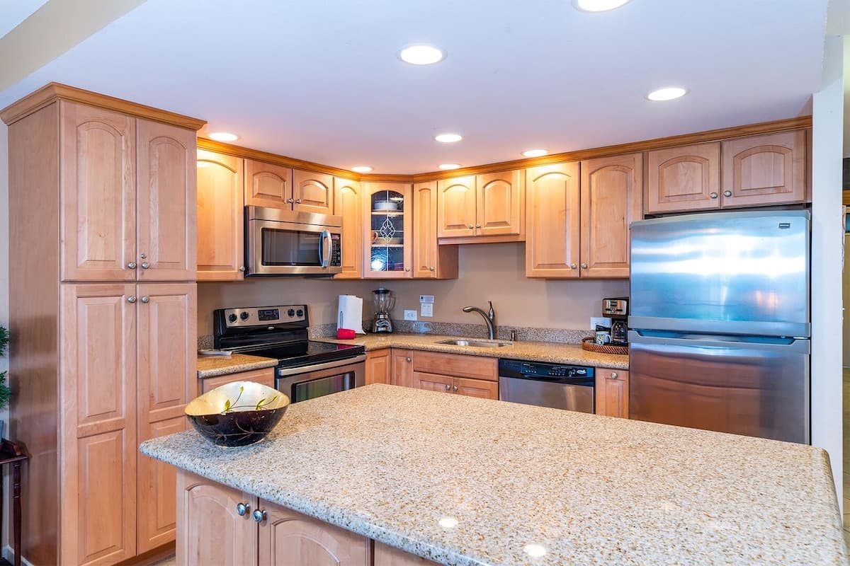 Condo in Kihei · ★4.92 · 1 bedroom · 2 beds · 2 private baths - Photo 3
