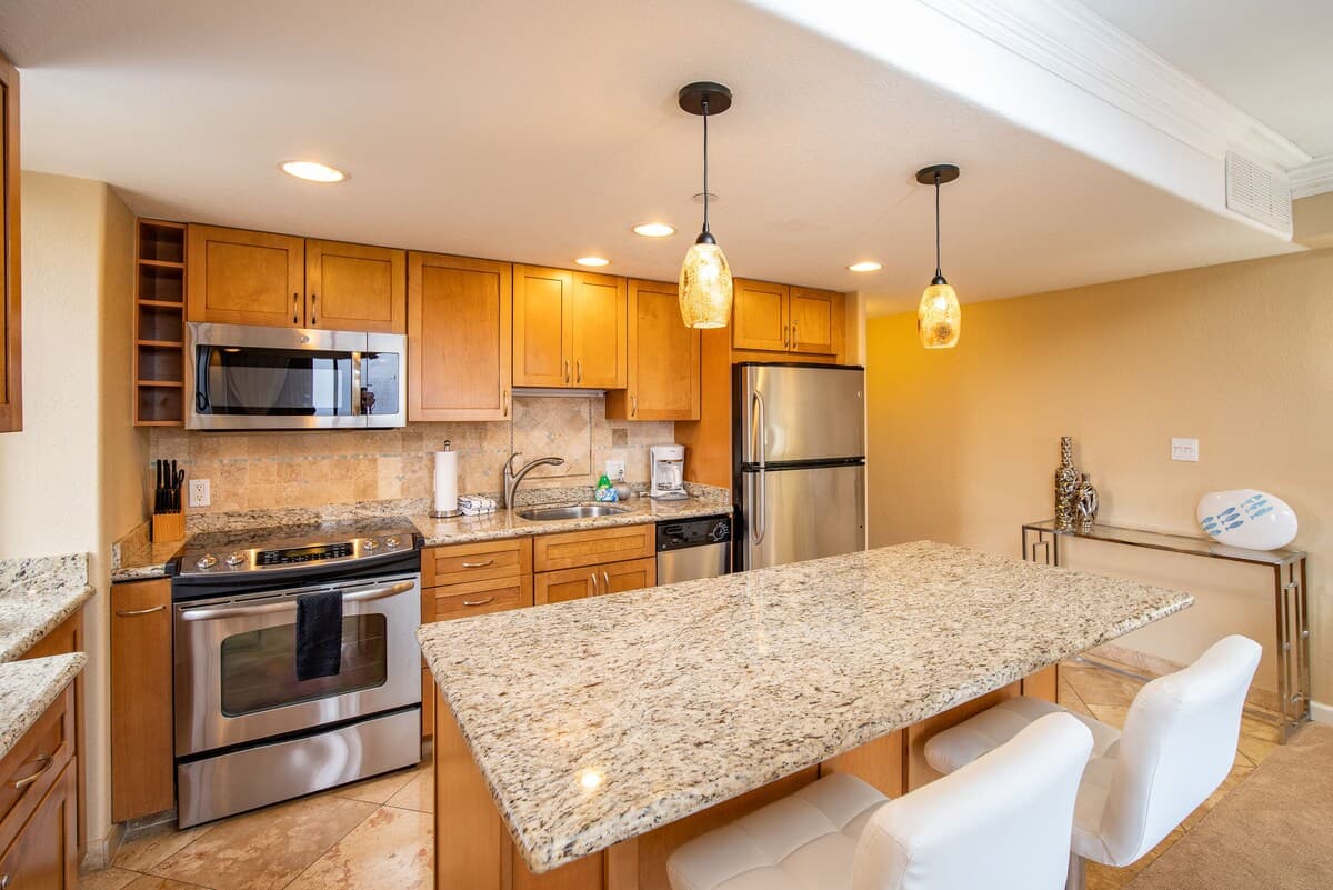Spacious Penthouse Studio w/ Pool - KS 942 - Photo 3