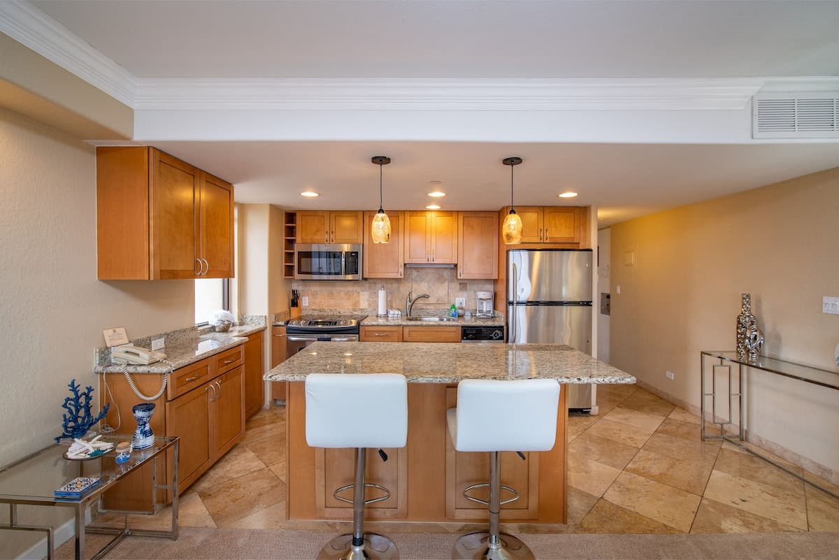 Spacious Penthouse Studio w/ Pool - KS 942 - Photo 2