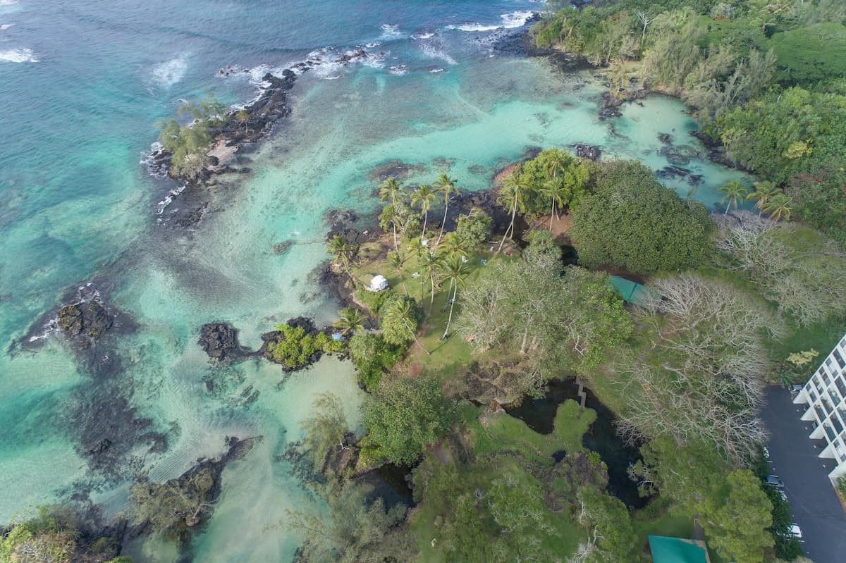 Condo in Hilo · ★4.24 · 2 bedrooms · 3 beds · 1 bath - Photo 3