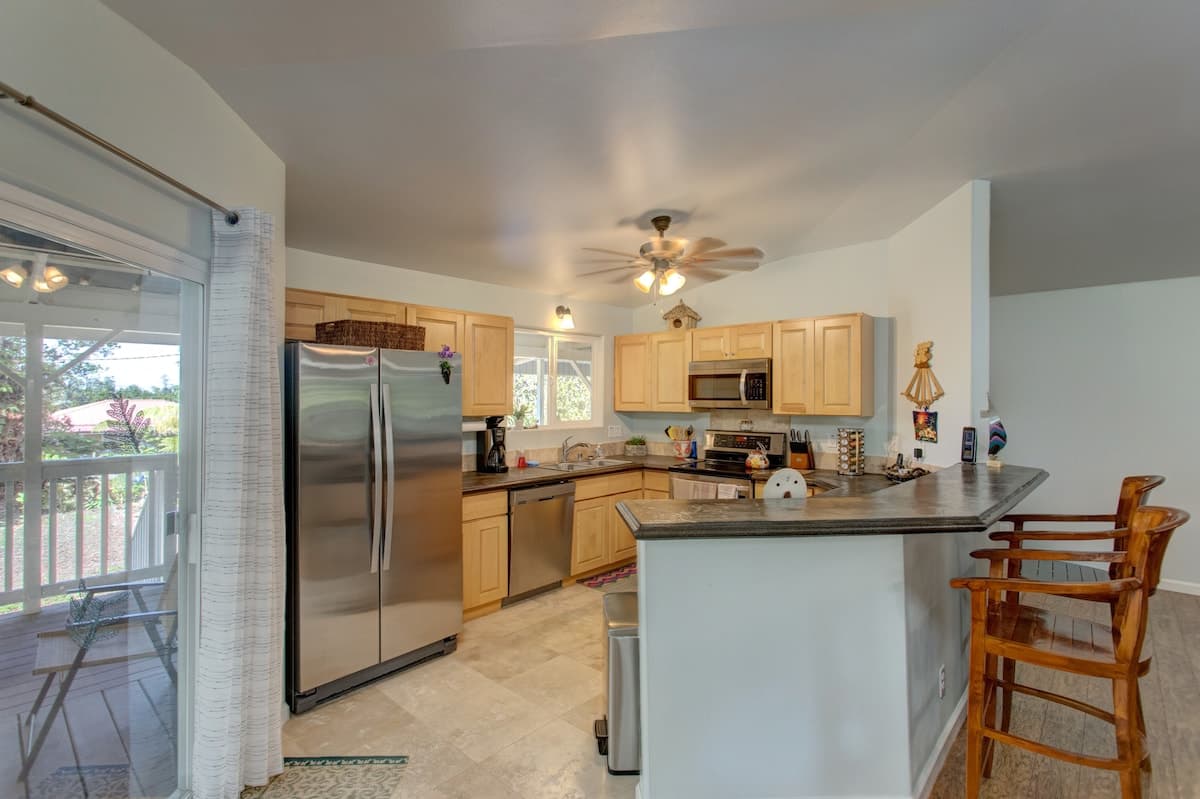 Home in Mountain View · ★4.89 · 3 bedrooms · 3 beds · 2 shared baths - Photo 3