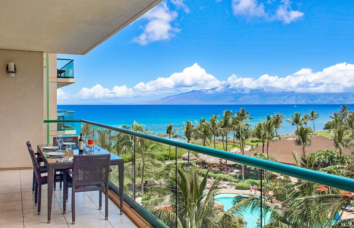 Condo in Lahaina · ★5.0 · 2 bedrooms · 3 beds · 2 baths - Photo 3