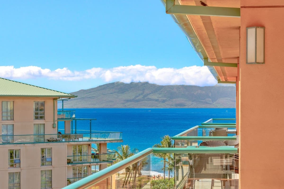 Condo in Lahaina · ★5.0 · 1 bedroom · 2 beds · 1 bath - Photo 1