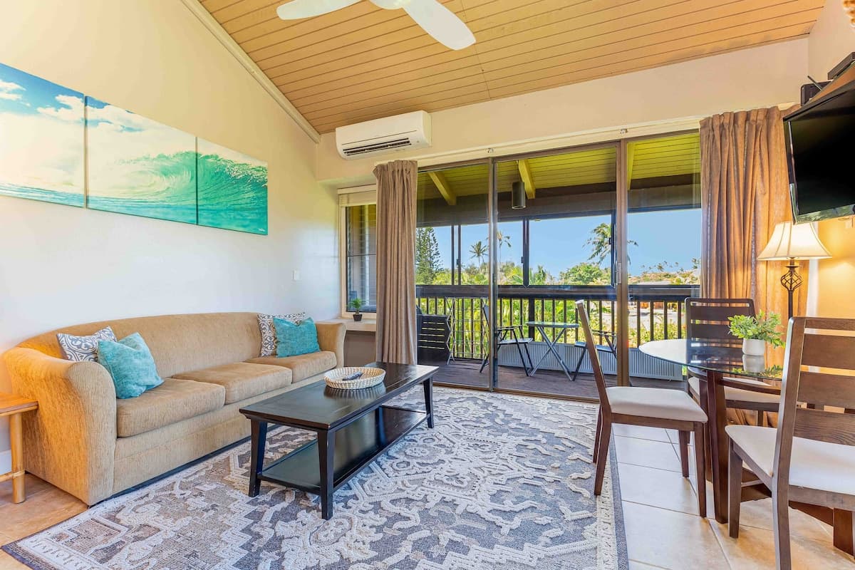 Condo in Kahuku · ★4.66 · 2 bedrooms · 4 beds · 2.5 shared baths - Photo 5