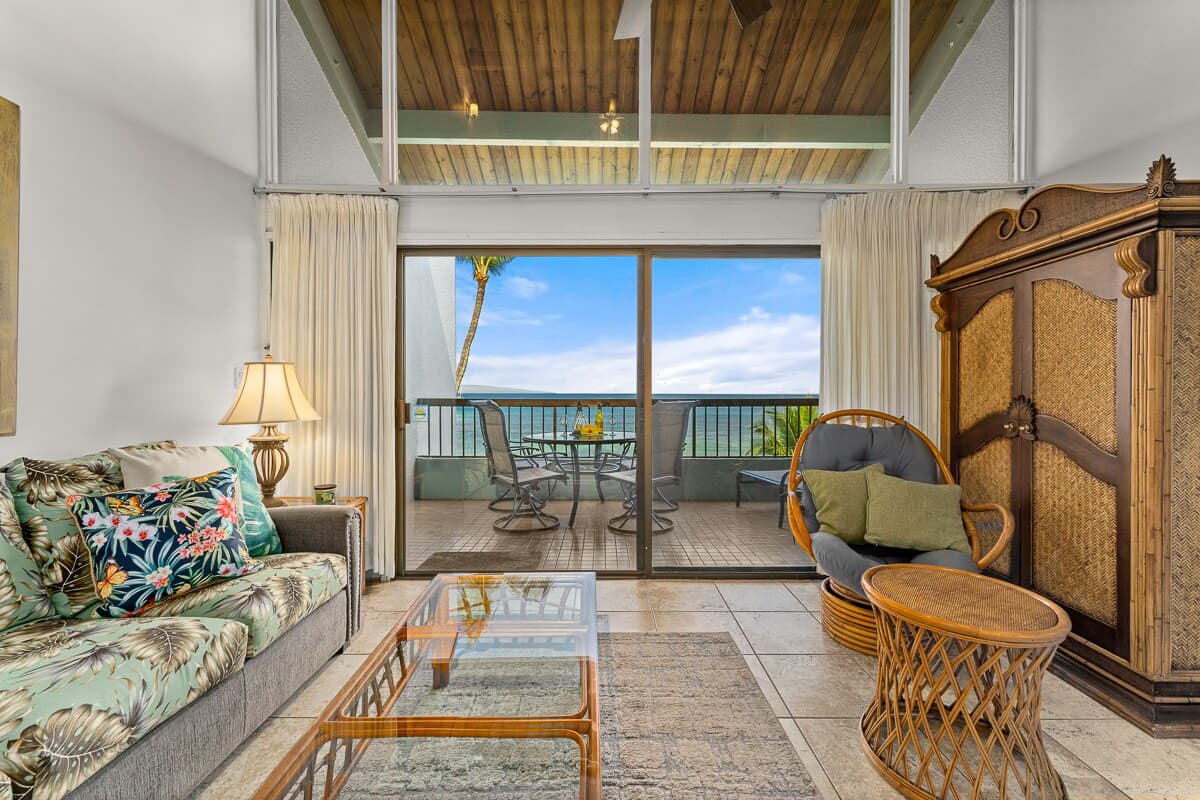 Condo in Lahaina · ★4.79 · 2 bedrooms · 3 beds · 2 private baths - Photo 3