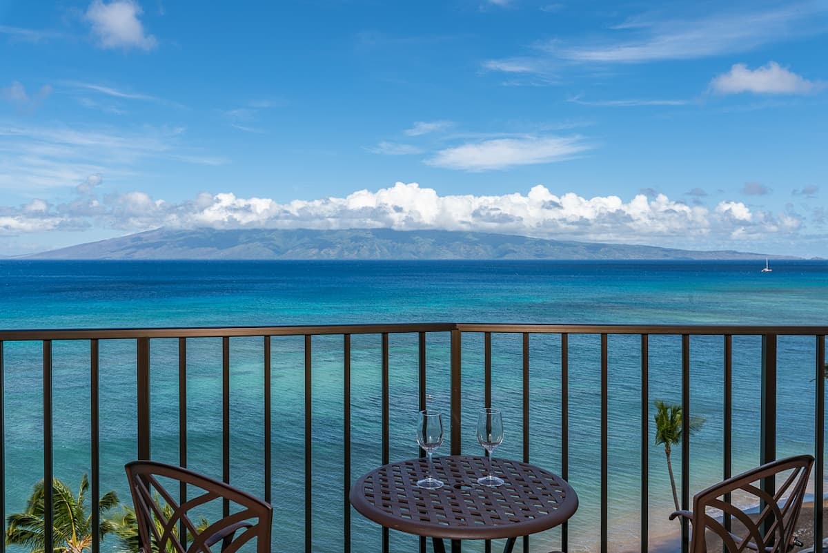 Condo in Lahaina · ★4.81 · 1 bedroom · 2 beds · 1 bath - Photo 3