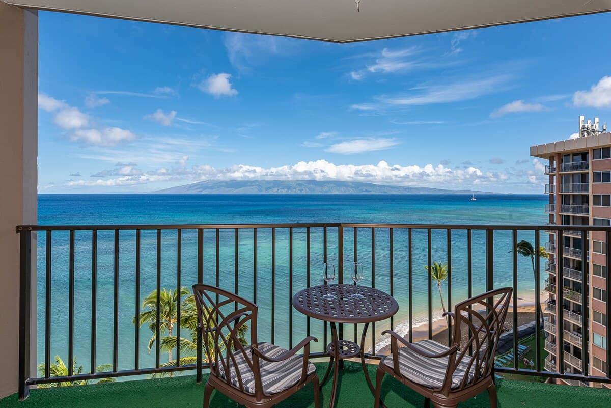 Condo in Lahaina · ★4.81 · 1 bedroom · 2 beds · 1 bath - Photo 2