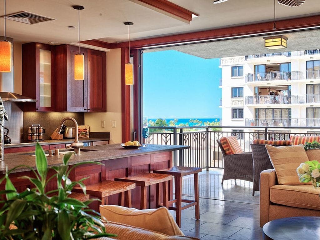 Villa in Honolulu County · ★4.84 · 3 bedrooms · 4 beds · 3 private baths - Photo 5