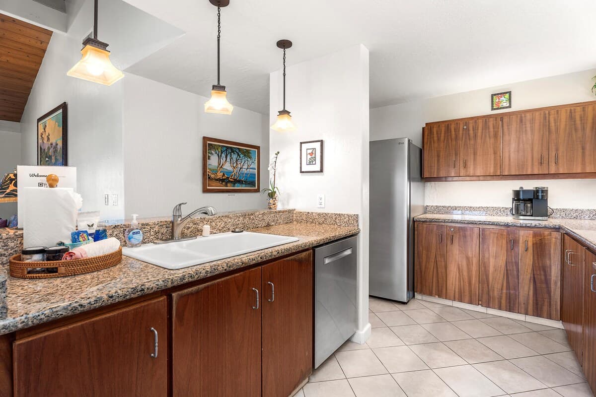 Condo in Kailua-Kona · ★4.86 · 3 bedrooms · 3 beds · 3 baths - Photo 4