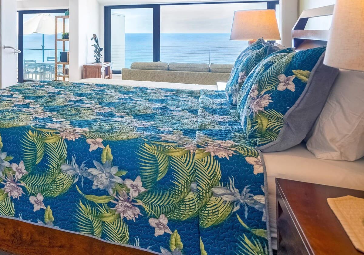 Whale watcher's delight Spacious oceanfront penth - Photo 2