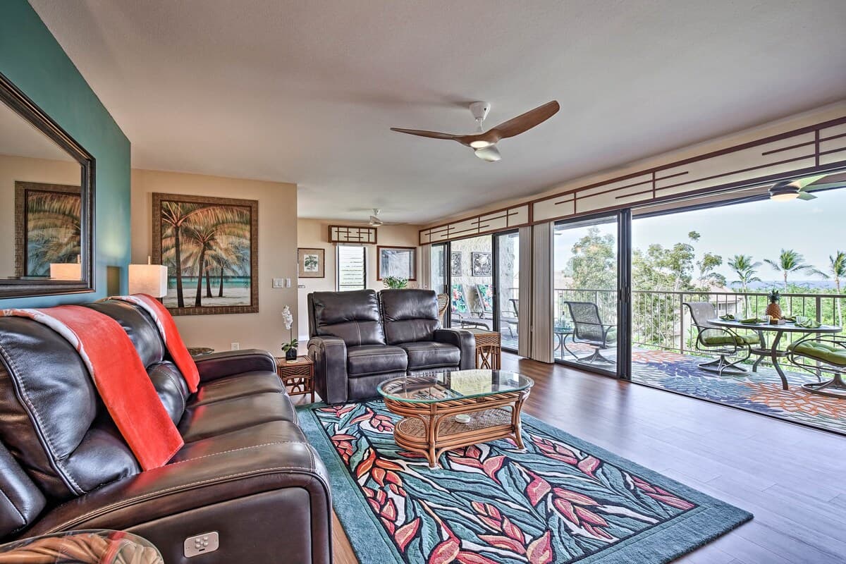 Condo in Kailua-Kona · ★4.97 · 2 bedrooms · 2 beds · 2 shared baths - Photo 4