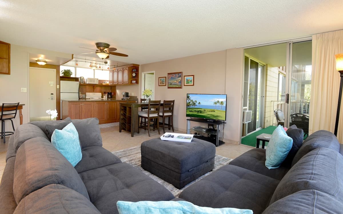 Condo in Kihei · ★4.88 · 2 bedrooms · 2 beds · 2 baths - Photo 1