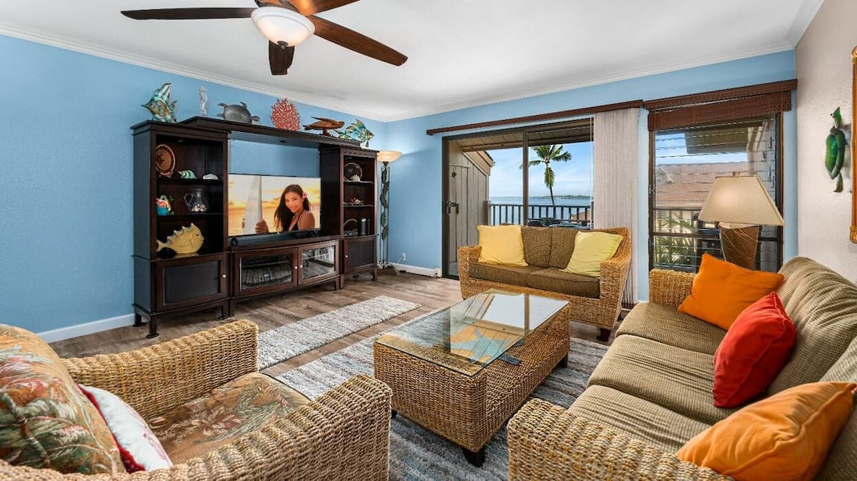 Condo in Kailua-Kona · ★4.4 · 2 bedrooms · 3 beds · 2 baths - Photo 3
