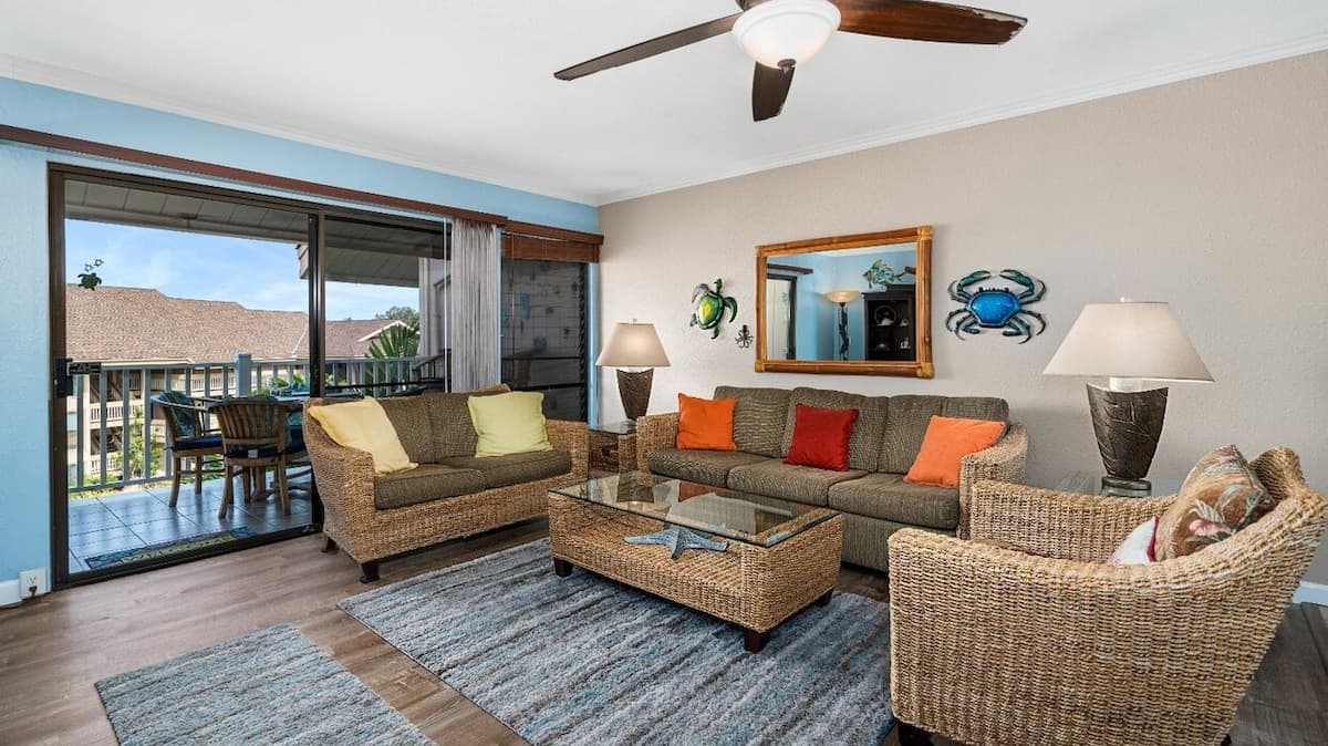 Condo in Kailua-Kona · ★4.4 · 2 bedrooms · 3 beds · 2 baths - Photo 4