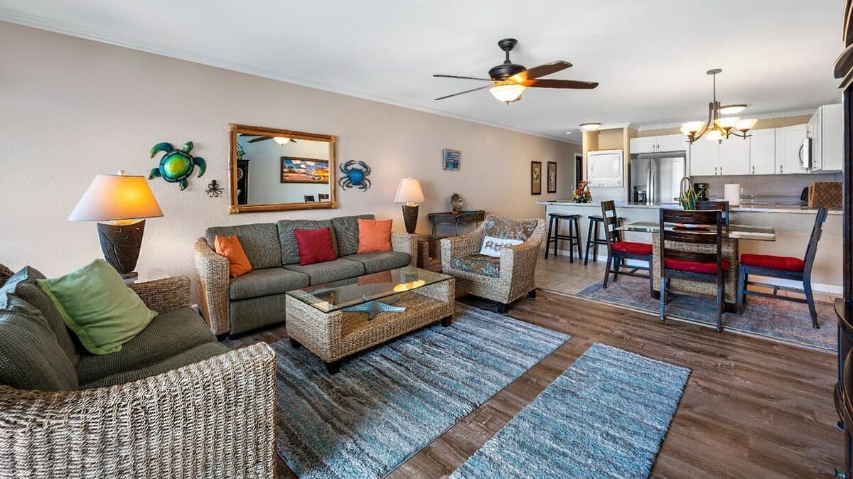 Condo in Kailua-Kona · ★4.4 · 2 bedrooms · 3 beds · 2 baths - Photo 2