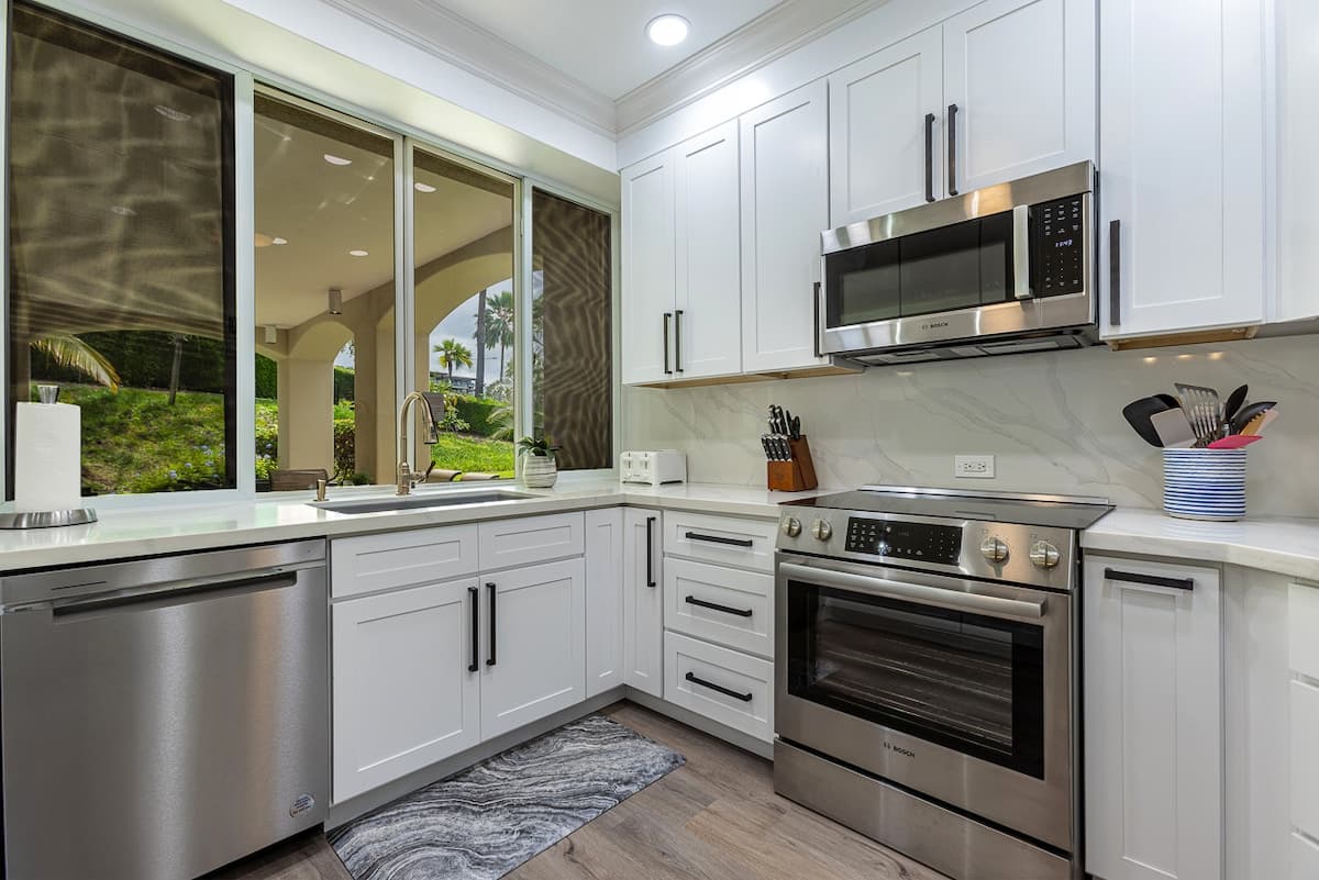 Condo in Kihei · ★4.92 · 1 bedroom · 2 beds · 2 baths - Photo 4