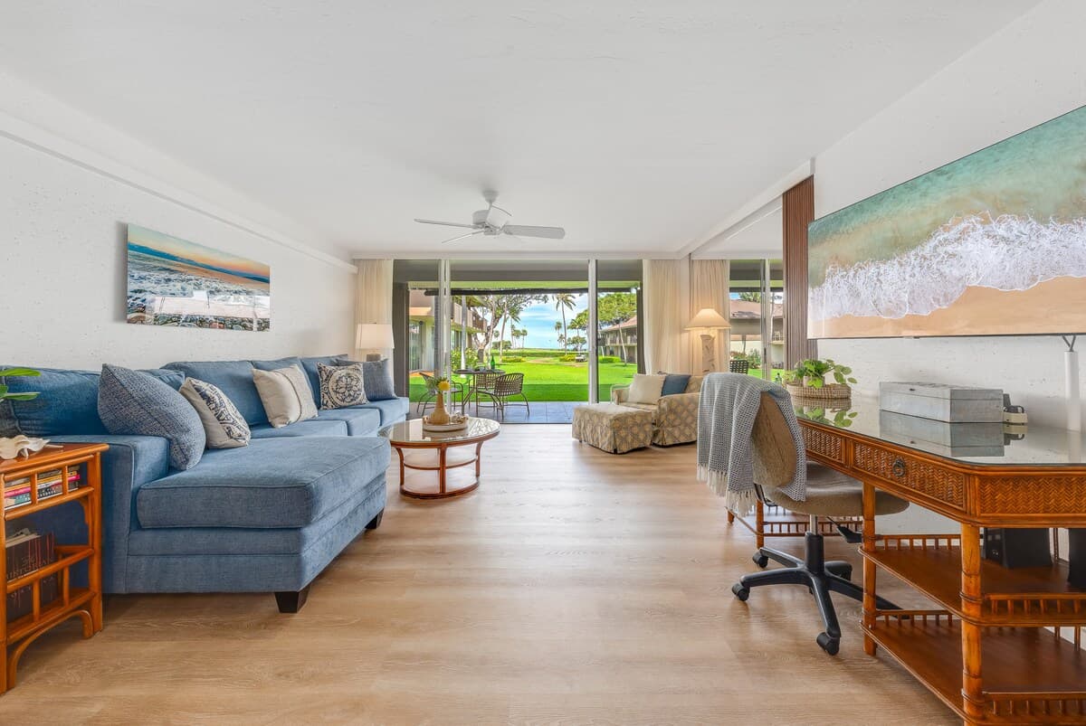 Condo in Lahaina · ★4.81 · 1 bedroom · 2 beds · 1 bath - Photo 2