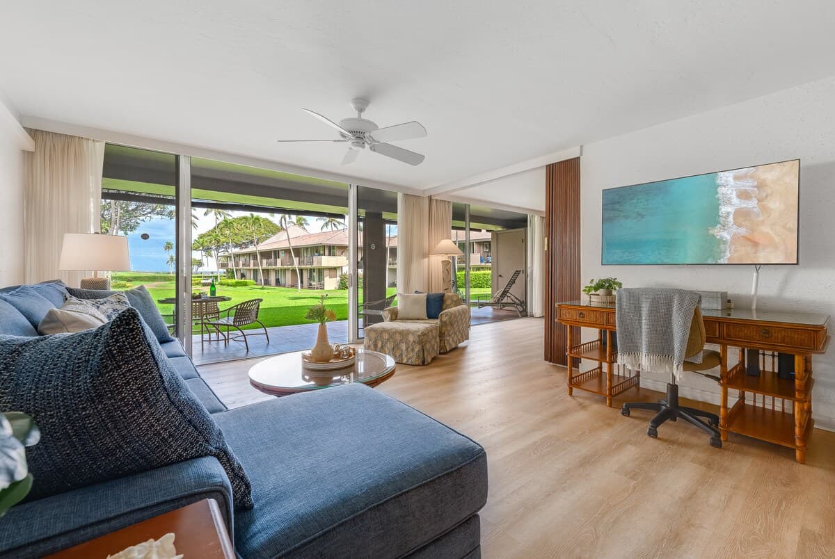 Condo in Lahaina · ★4.81 · 1 bedroom · 2 beds · 1 bath - Photo 4