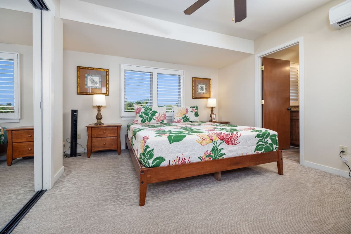 Home in Kailua-Kona · ★4.87 · 3 bedrooms · 4 beds · 2.5 private baths - Photo 3