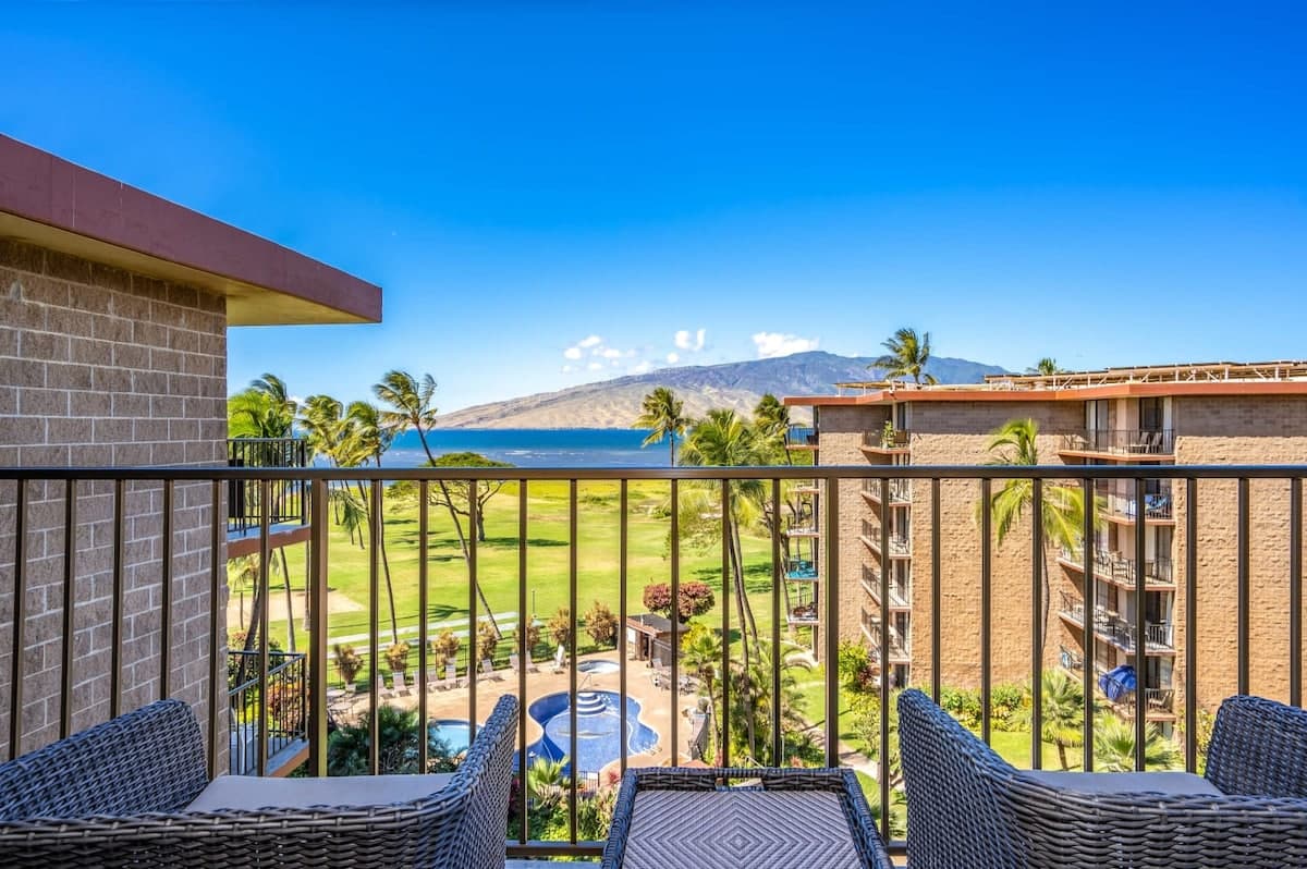 Condo in Kihei · ★4.97 · 1 bedroom · 2 beds · 1 private bath - Photo 3