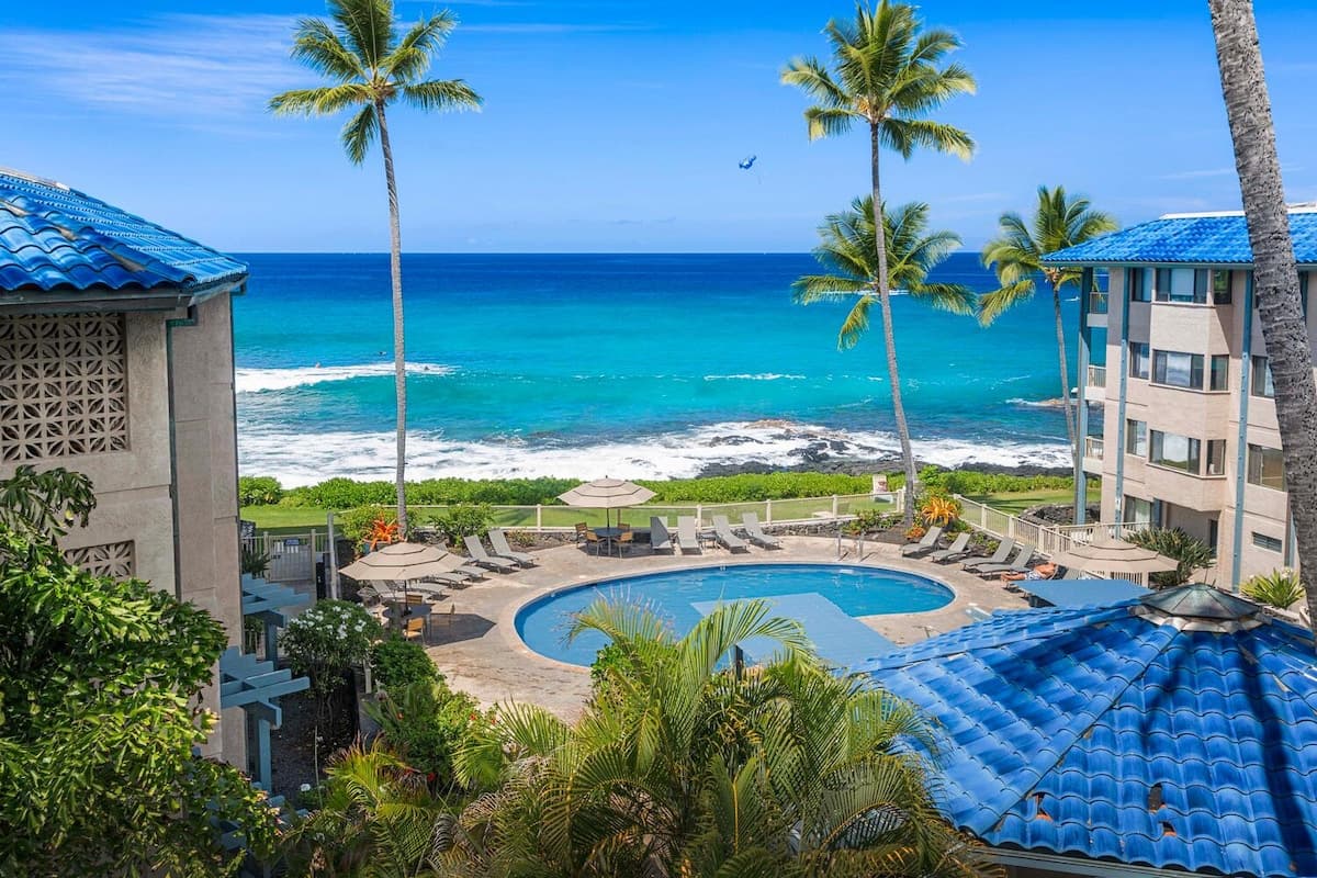 Condo in Kailua-Kona · ★4.8 · 1 bedroom · 2 beds · 1 bath - Photo 2