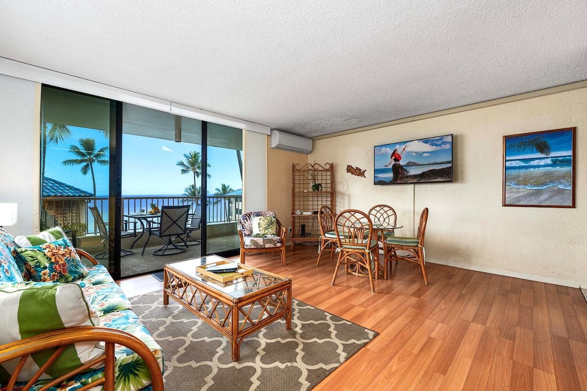 Condo in Kailua-Kona · ★4.8 · 1 bedroom · 2 beds · 1 bath - Photo 4