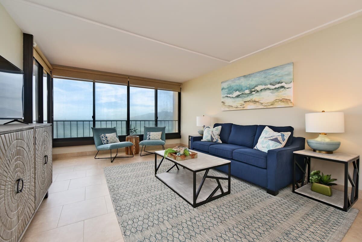 Condo in Lahaina · ★4.83 · 1 bedroom · 2 beds · 1 bath - Photo 4
