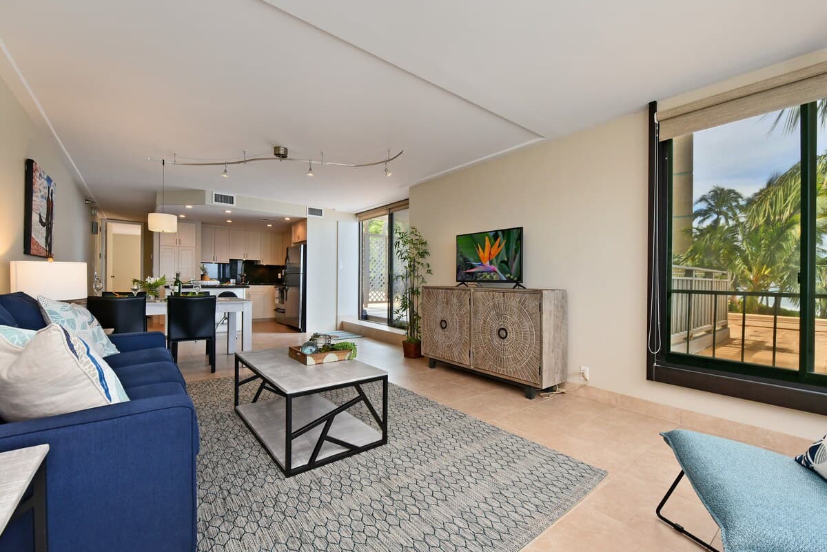 Condo in Lahaina · ★4.83 · 1 bedroom · 2 beds · 1 bath - Photo 5